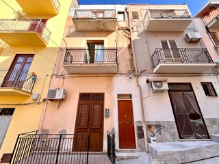 Casa Semi Indipendente in Vendita a Castellammare del Golfo, 59'000€, 80 m²