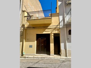 Casa Indipendente in Vendita a Castellammare del Golfo, 65'000€, 103 m²