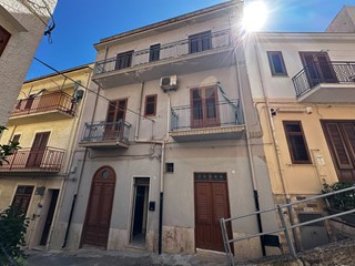 Casa Indipendente in Vendita a Castellammare del Golfo, 169'000€, 180 m²