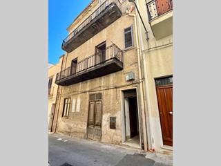 Casa Semi Indipendente in Vendita a Castellammare del Golfo, 69'000€, 150 m²
