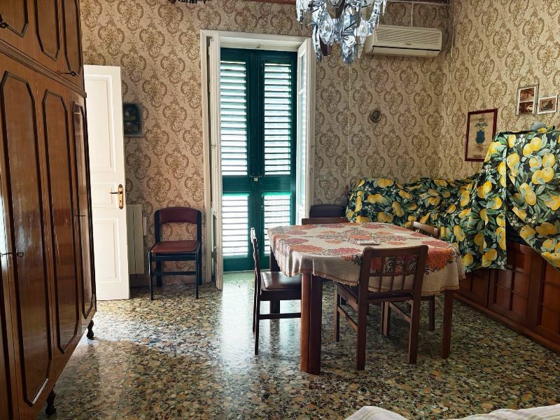 Trilocale in Vendita a Messina, 75'000€, 108 m², arredato