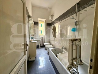 Appartamento in Vendita a Firenze, 395'000€, 110 m²
