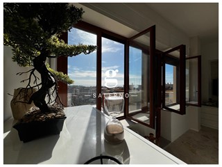 Quadrilocale in Vendita a Salerno, 620'000€, 140 m²