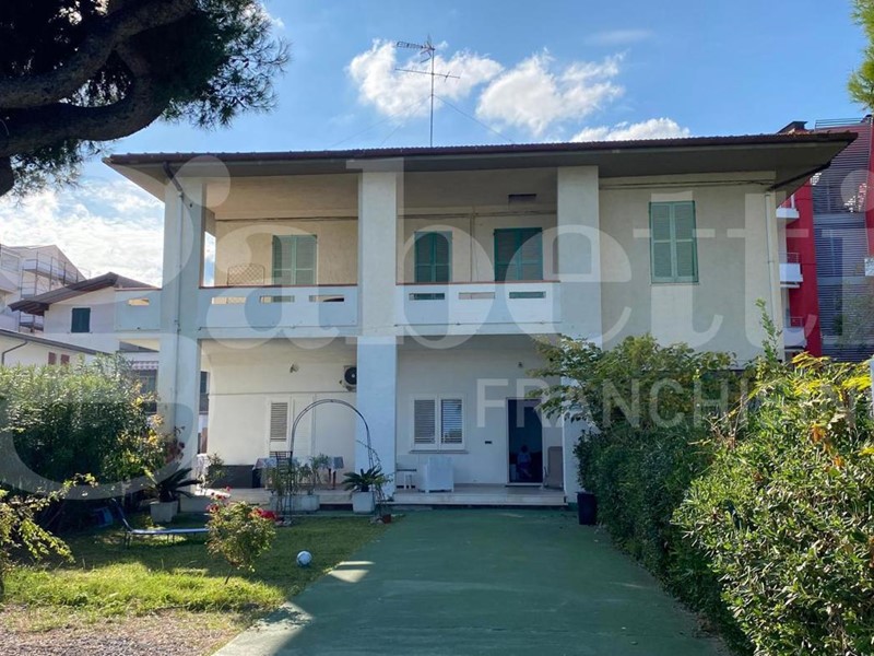 Quadrilocale in Vendita a Tortoreto, 450'000€, 150 m², arredato