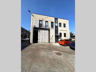 Capannone in Vendita a Torino, 79'000€, 200 m²