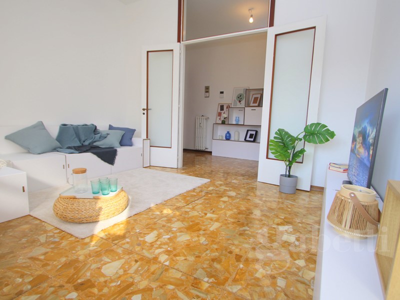 Quadrilocale in Vendita a Busto Arsizio, 150'000€, 130 m²