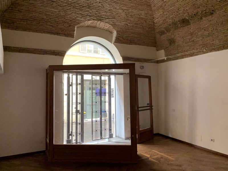 Negozio in Vendita a Terni, 95'000€, 90 m²