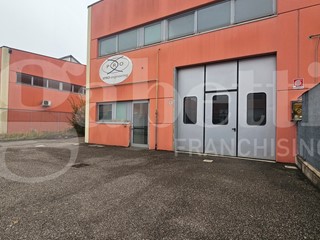 Capannone in Affitto a Bologna, 1'800€, 400 m²