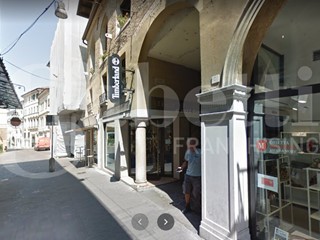 Negozio in Affitto a Treviso, 4'000€, 100 m²