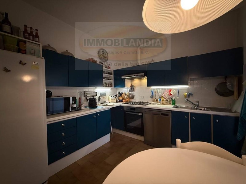 Quadrilocale in Vendita a Rodano, 180'000€, 126 m²