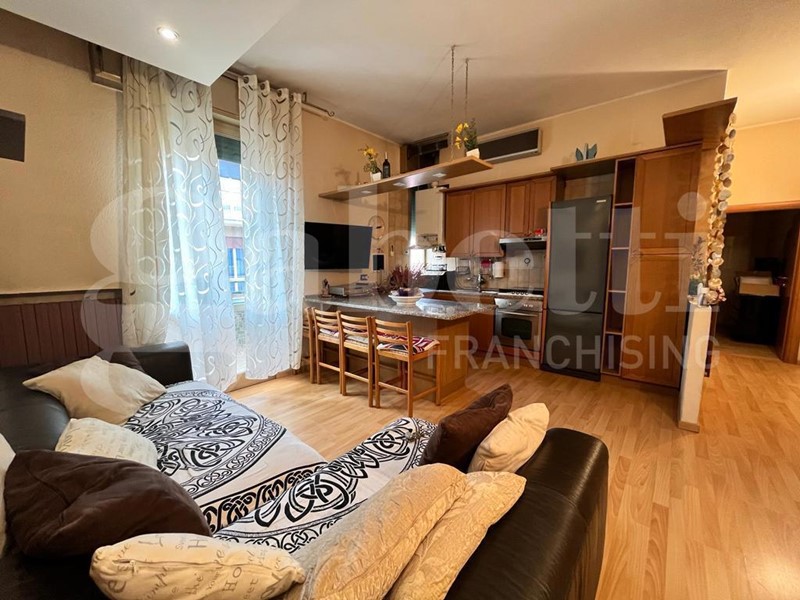 Trilocale in Affitto a Bologna, 950€, 75 m²