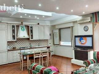 Quadrilocale in Vendita a Bagheria, 120'000€, 125 m²