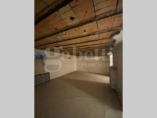 Negozio in Vendita a Rovigo, 180'000€, 140 m²