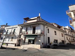Trilocale in Vendita a Guidonia Montecelio, zona Guidonia, 159'000&euro;, 90 m²