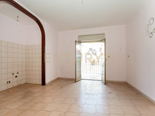 Quadrilocale in Vendita a Aci Catena, 69'000€, 114 m²