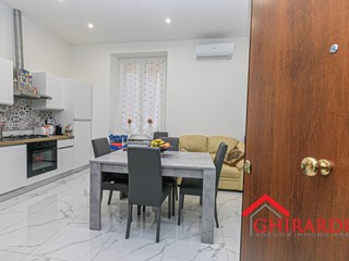 Appartamento in Vendita a Genova, zona Sestri Ponente, 112'000€, 55 m²