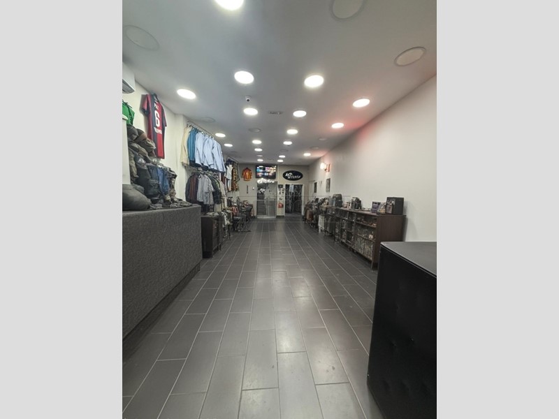 Immobile commerciale in Affitto a Mercato San Severino, zona Corso Diaz, 1'000€, 70 m²