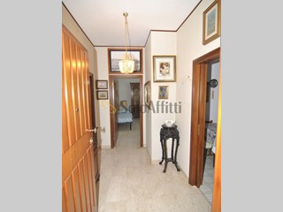 Appartamento in Affitto a Livorno, zona Centro, 750€, 85 m², arredato