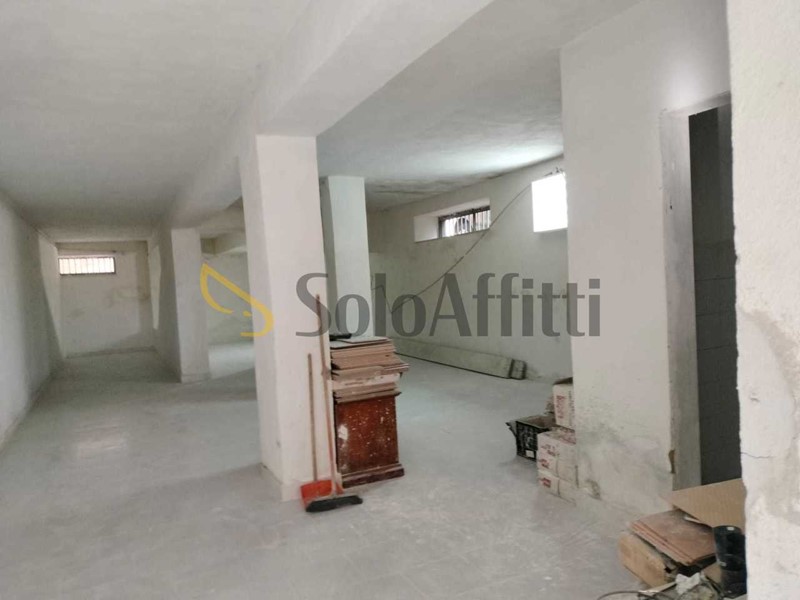 Magazzino in Affitto a Napoli, zona Camaldoli, 300€, 65 m²