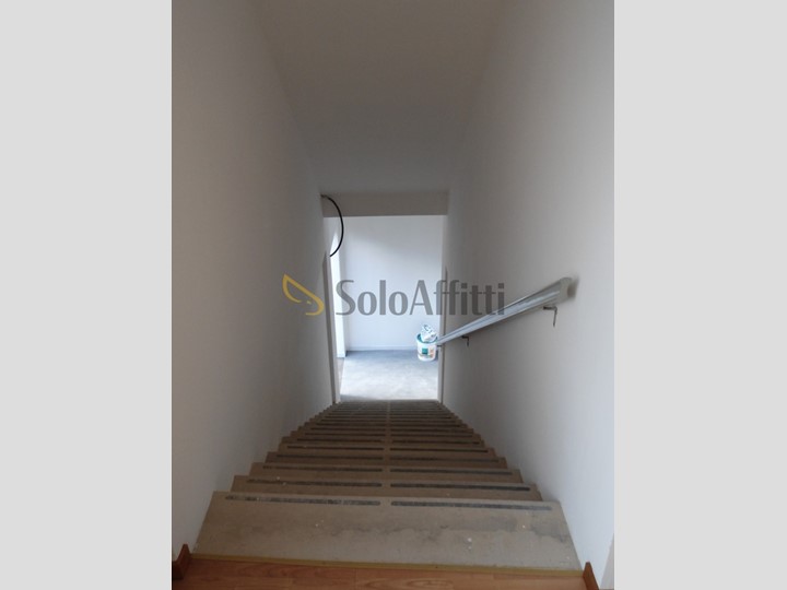 Ufficio in Affitto a Senigallia, zona Cesanella, 550€, 90 m²