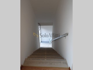 Ufficio in Affitto a Senigallia, zona Cesanella, 550€, 90 m²