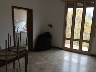Trilocale in Vendita a Reggio Emilia, zona Rosta Nuova, 88'000€, 60 m², arredato, con Box