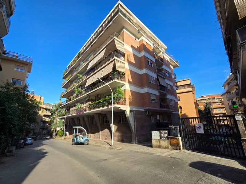 Quadrilocale in Vendita a Roma, 328'000€, 107 m²