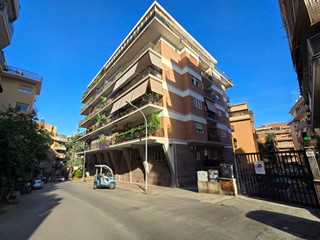 Quadrilocale in Vendita a Roma, 328'000€, 107 m²
