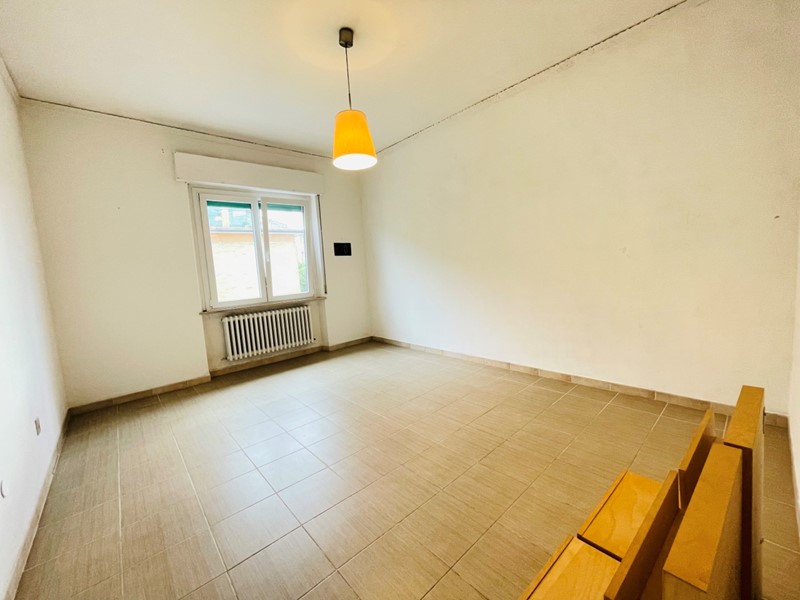 Appartamento in Vendita a Ancona, 115'000€, 110 m², con Box