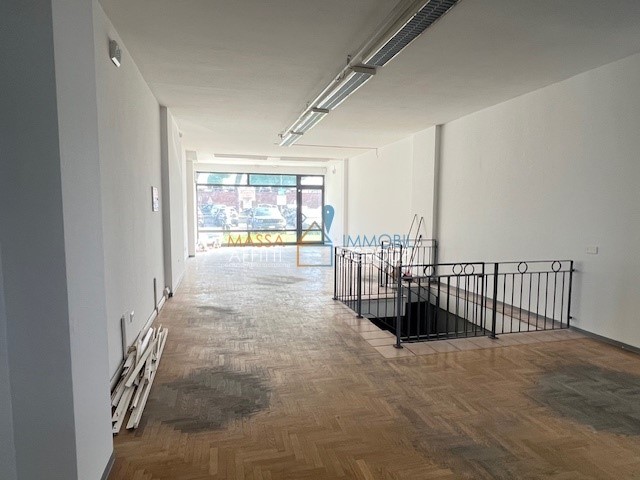 Immobile commerciale in Vendita a Massa, 119'000€, 130 m²