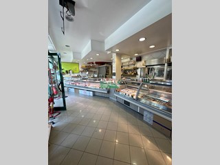 Immobile commerciale in Vendita a Ravenna, 210'000€, 100 m²