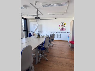 Ufficio in Affitto a Pescara, zona Tiburtina, 1'900€, 160 m²