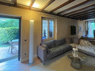 Casa Indipendente in Vendita a Brescia, zona Caionvico, 485'000€, 373 m²