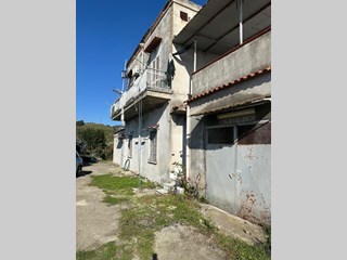 Rustico in Vendita a Napoli, zona Soccavo, 590'000€, 200 m²