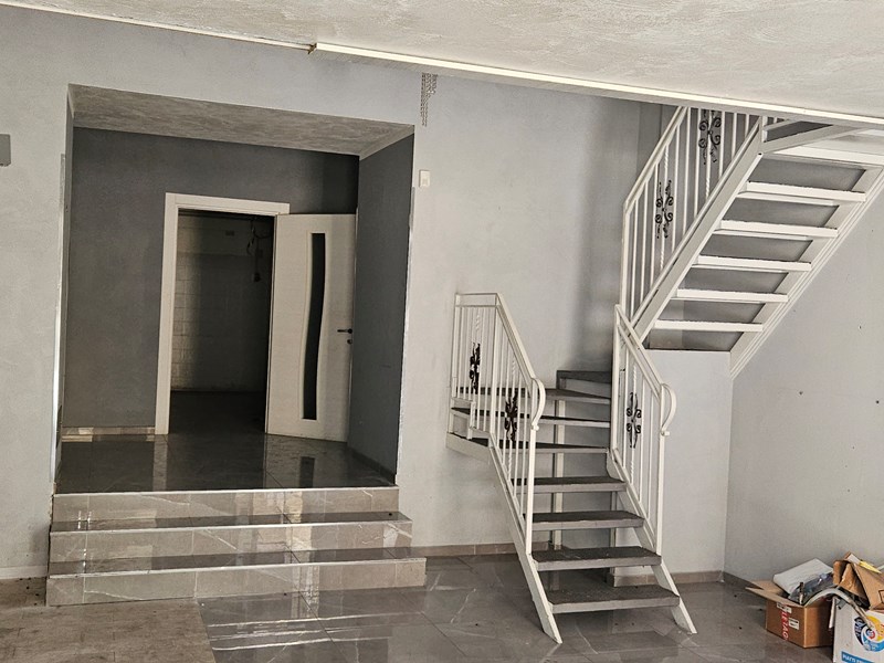 Immobile commerciale in Affitto a San Lucido, zona centro, 700&euro;, 109 m²