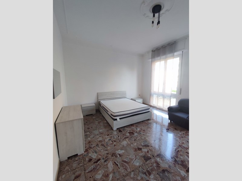 Stanza in Affitto a Vercelli, 480&euro;, 130 m², arredato