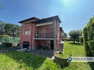 Villa in Vendita a Palazzolo sull'Oglio, 255'000€, 168 m²