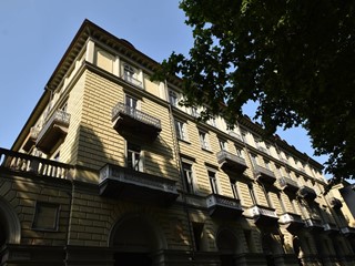 Appartamento in Affitto a Torino, 2'100€, 192 m²