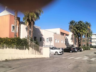 Laboratorio in Affitto a Grottammare, 800€, 227 m²