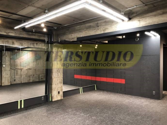 Capannone in Vendita a Ambivere, 120'000€, 300 m²