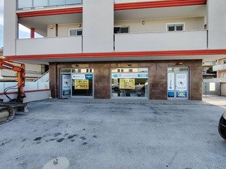 Immobile commerciale in Vendita a Montesilvano, 190'000€, 118 m²