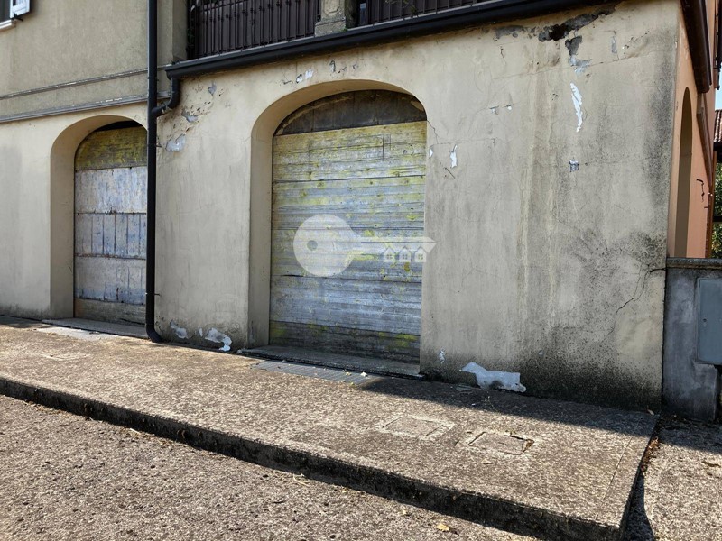 Quadrilocale in Vendita a Leno, 52'000€, 225 m²