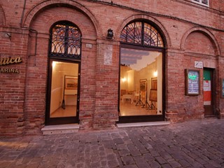 Immobile commerciale in Affitto a Amandola, 650&euro;, 80 m²