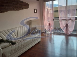 Bilocale in Affitto a Como, 900€, 70 m²