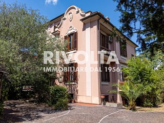 Villa in Vendita a Roma, 2'200'000€, 650 m²