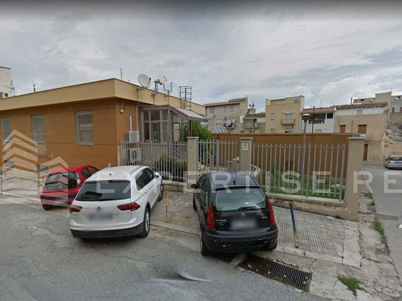 Capannone in Vendita a Alcamo, 710'000€, 1080 m²