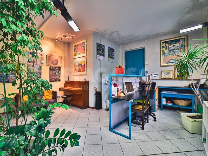 Ufficio in Affitto a Trezzo sull'Adda, 900€, 150 m²