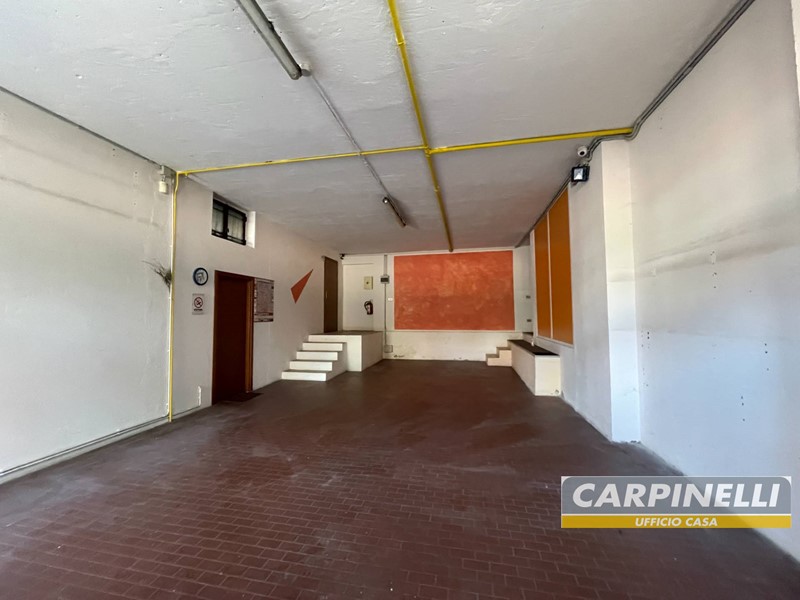 Magazzino in Vendita a Desio, 90'000€, 121 m²