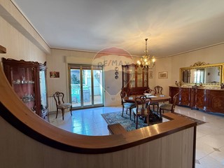 Appartamento in Vendita a Mascalucia, 138'000€, 145 m²