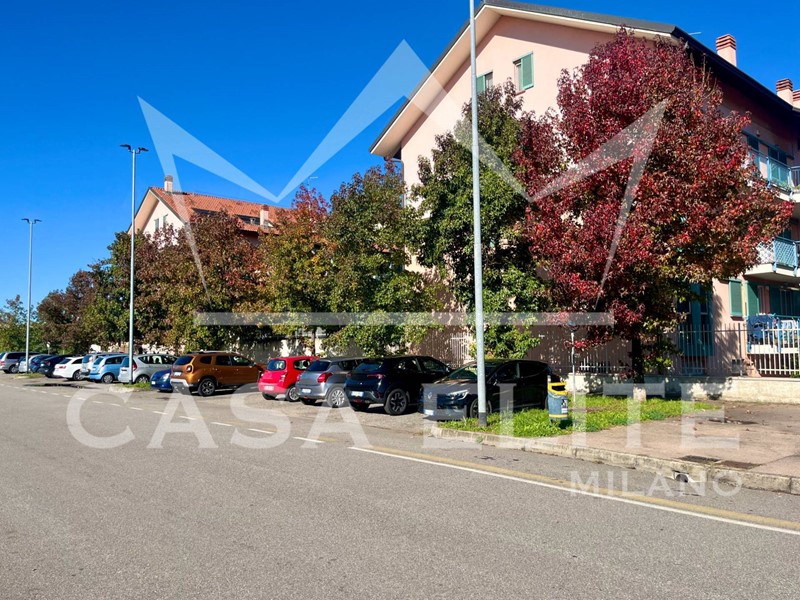 Bilocale in Vendita a Vittuone, 152'000€, 71 m²